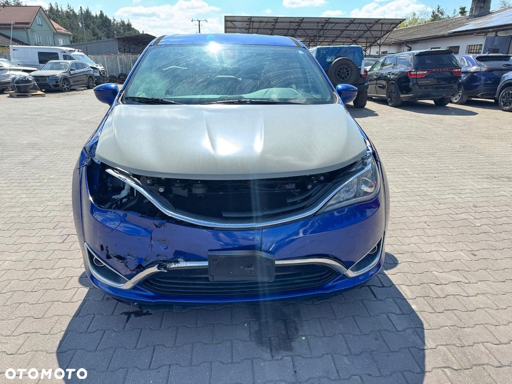 Chrysler Pacifica - 6