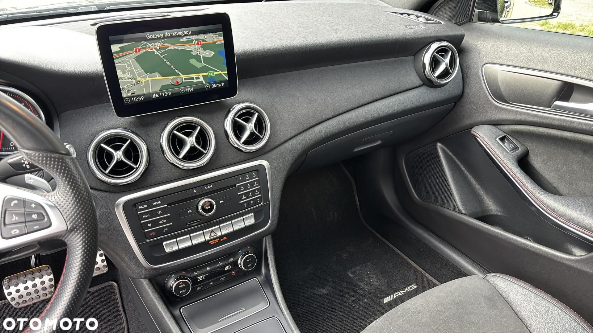 Mercedes-Benz GLA - 14