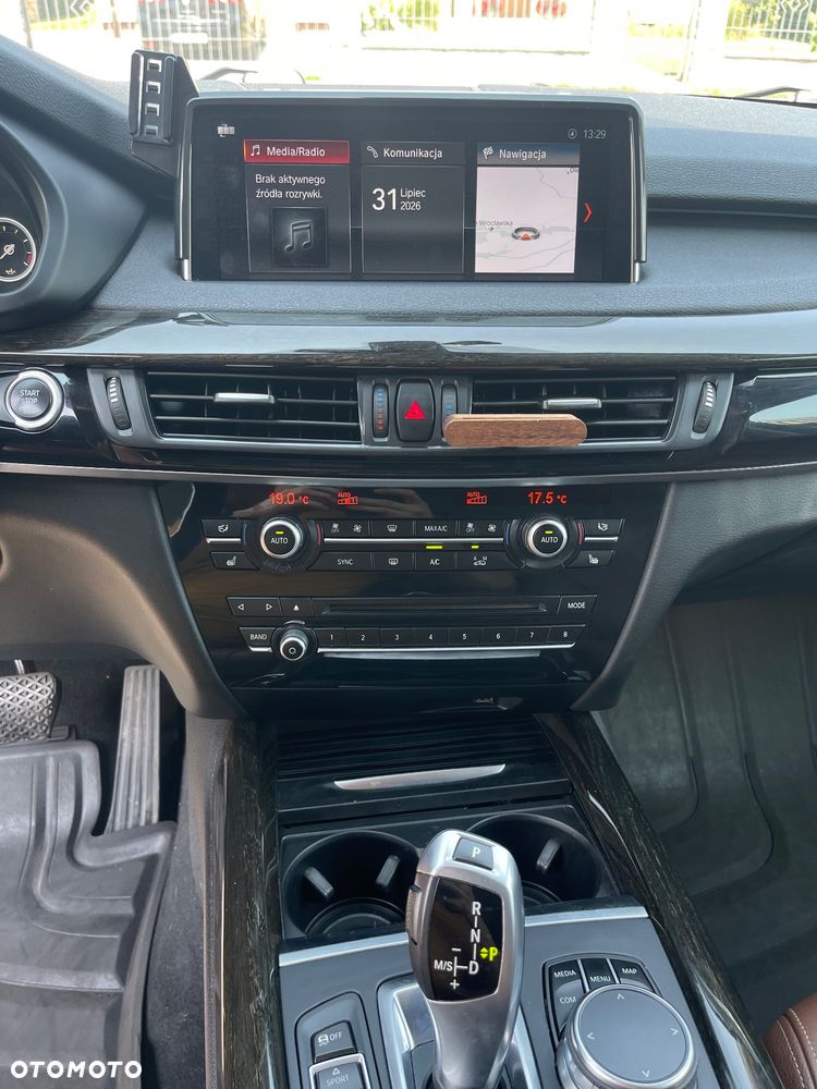 BMW X5 xDrive35i Edition Exclusive - 22