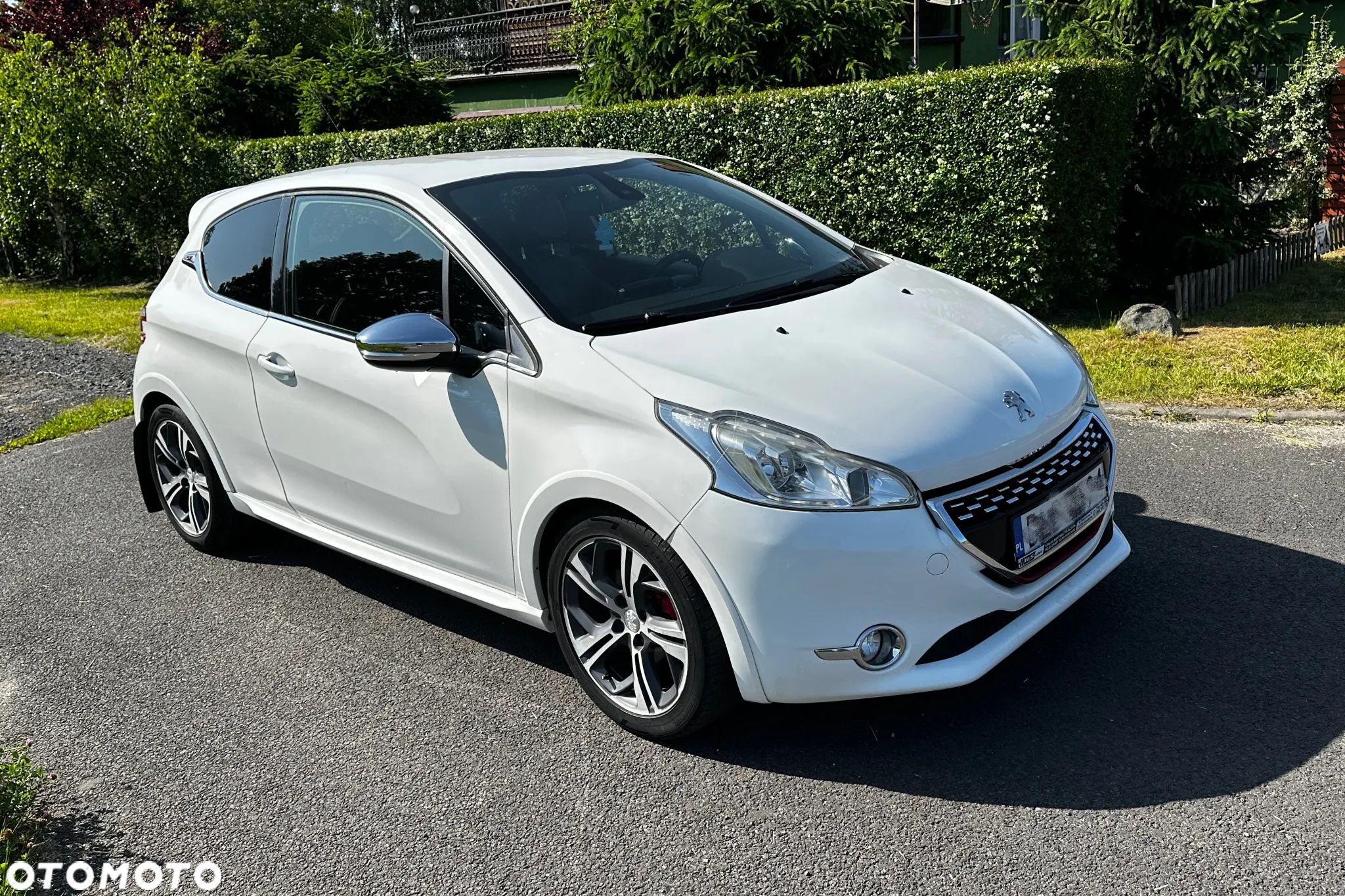 Peugeot 208 1.6 THP GTi - 1