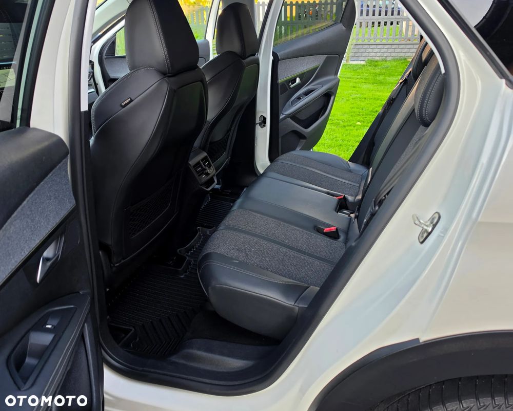 Peugeot 3008 1.5 BlueHDi Allure Pack S&S EAT8 - 23