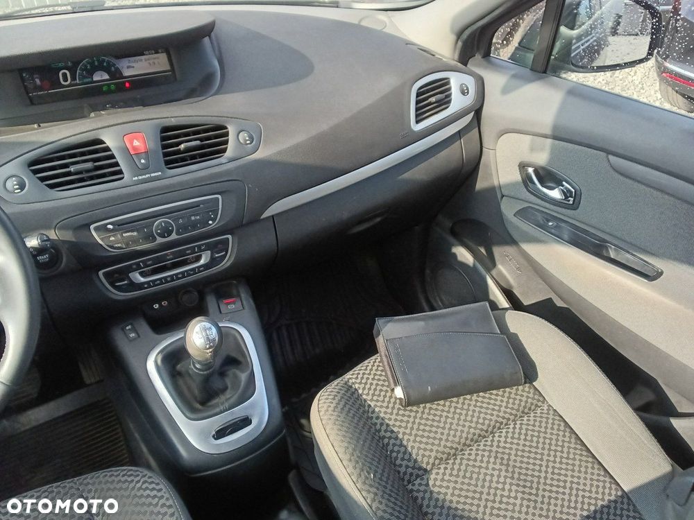 Renault Scenic - 13