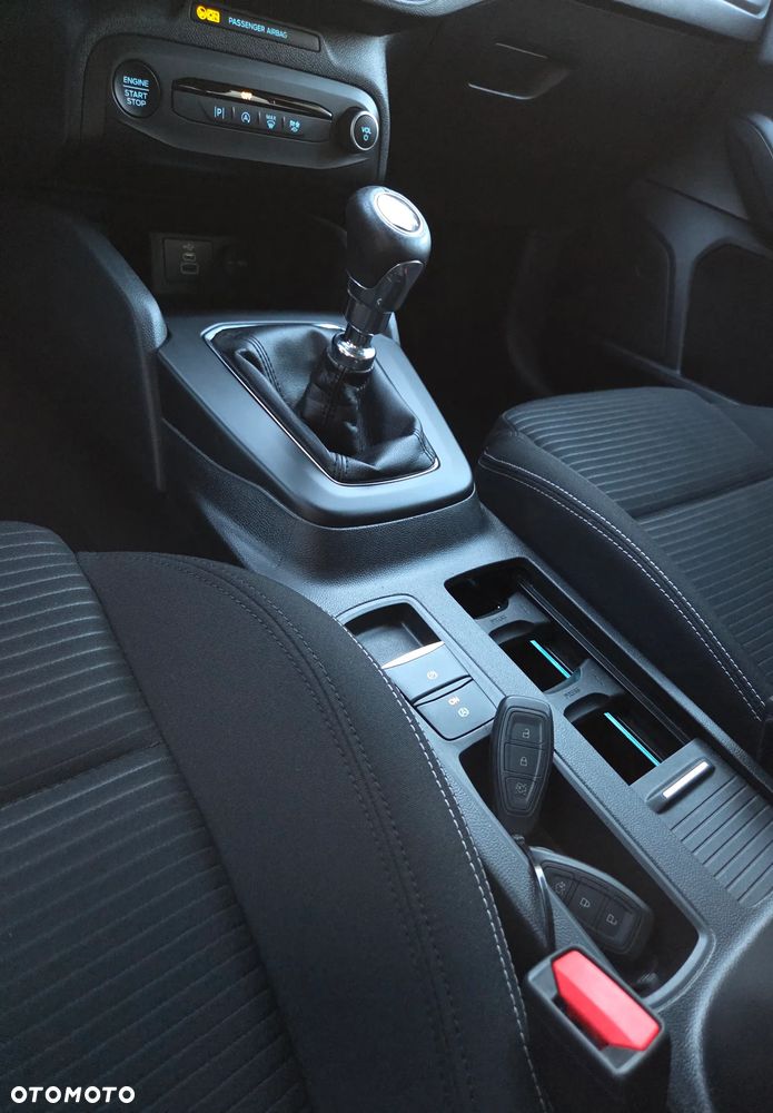 Ford Focus 1.0 EcoBoost Titanium - 28