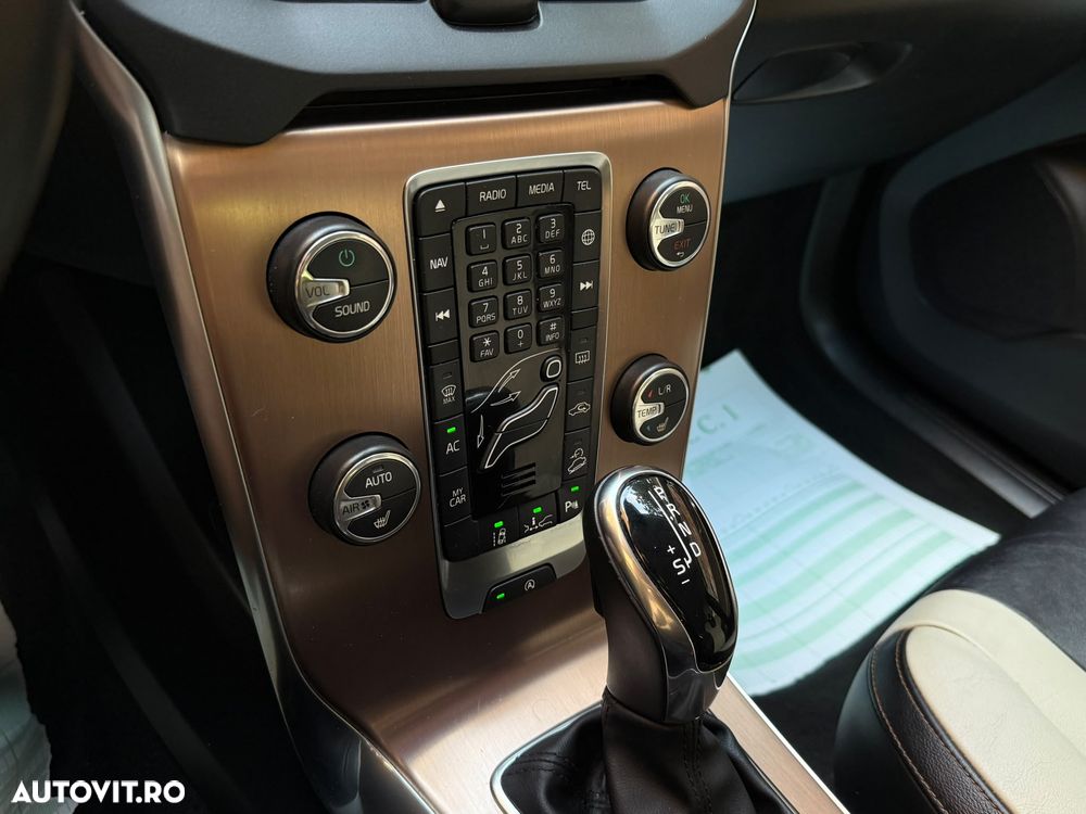 Volvo V40 T4 AWD Geartronic Pro - 16