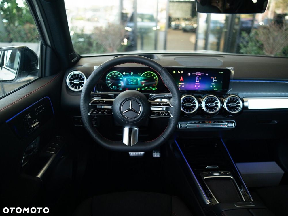 Mercedes-Benz GLB - 13