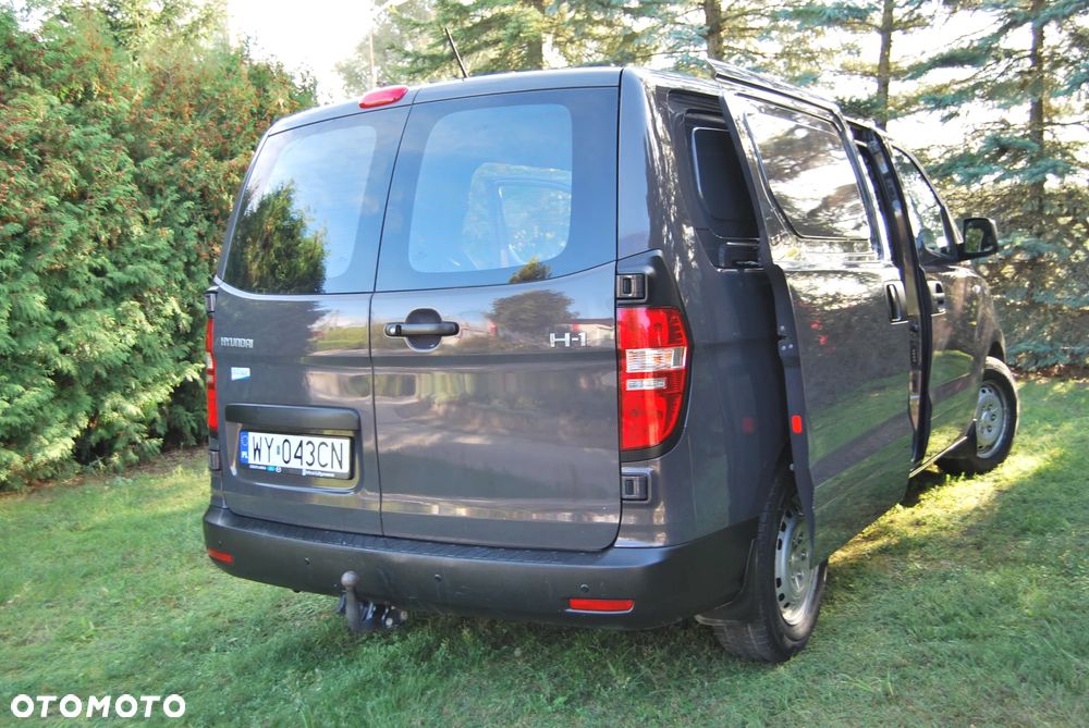 Hyundai GRAND STAREX - 14