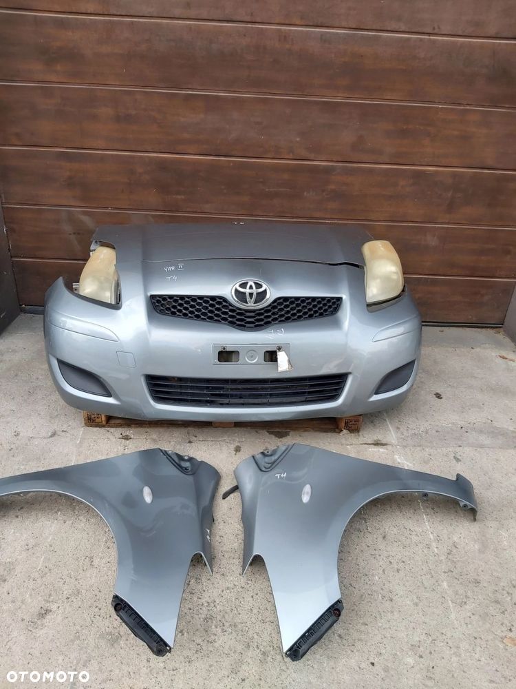 Toyota Yaris II LIFT Kompletny przód zderzak maska - 1