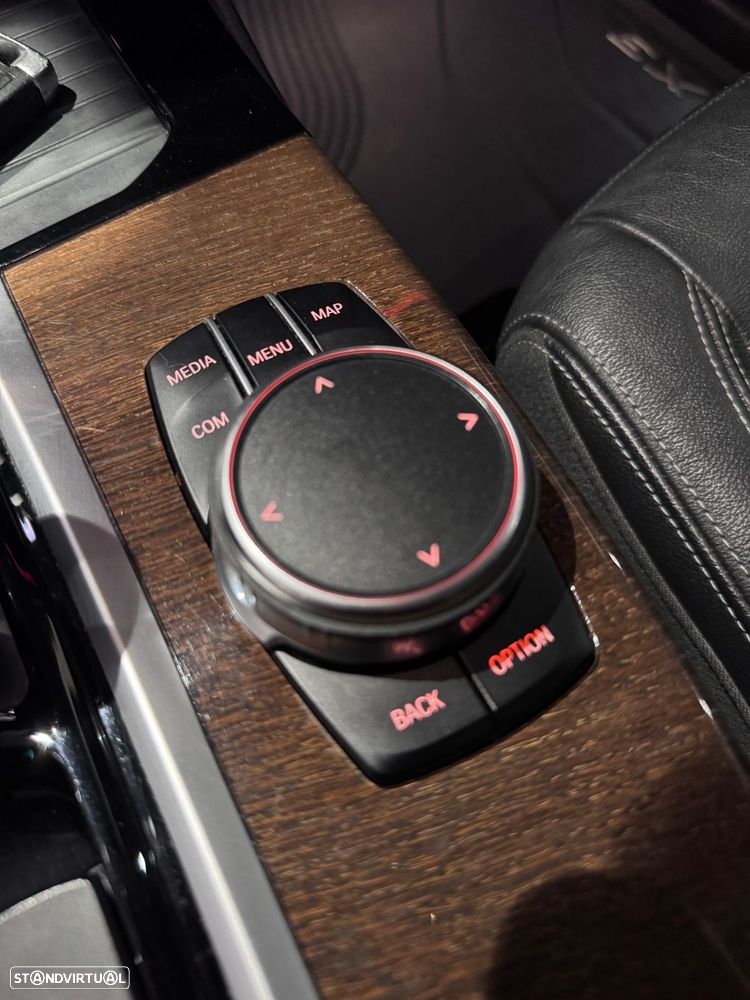 BMW X3 20 d xDrive Line Luxury - 40