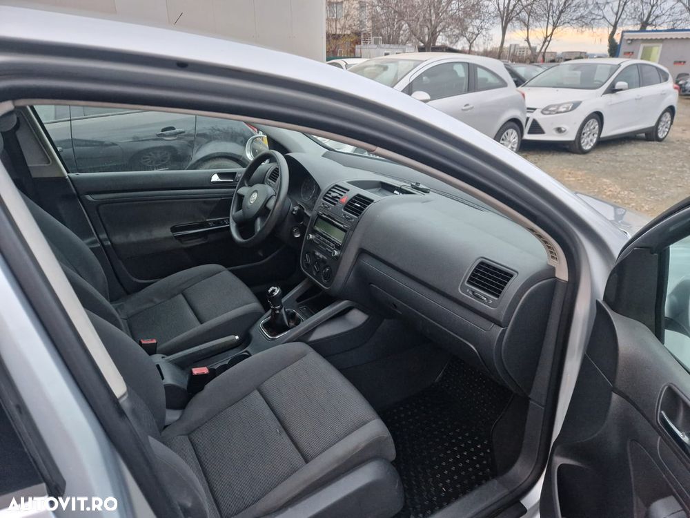 Volkswagen Golf - 23