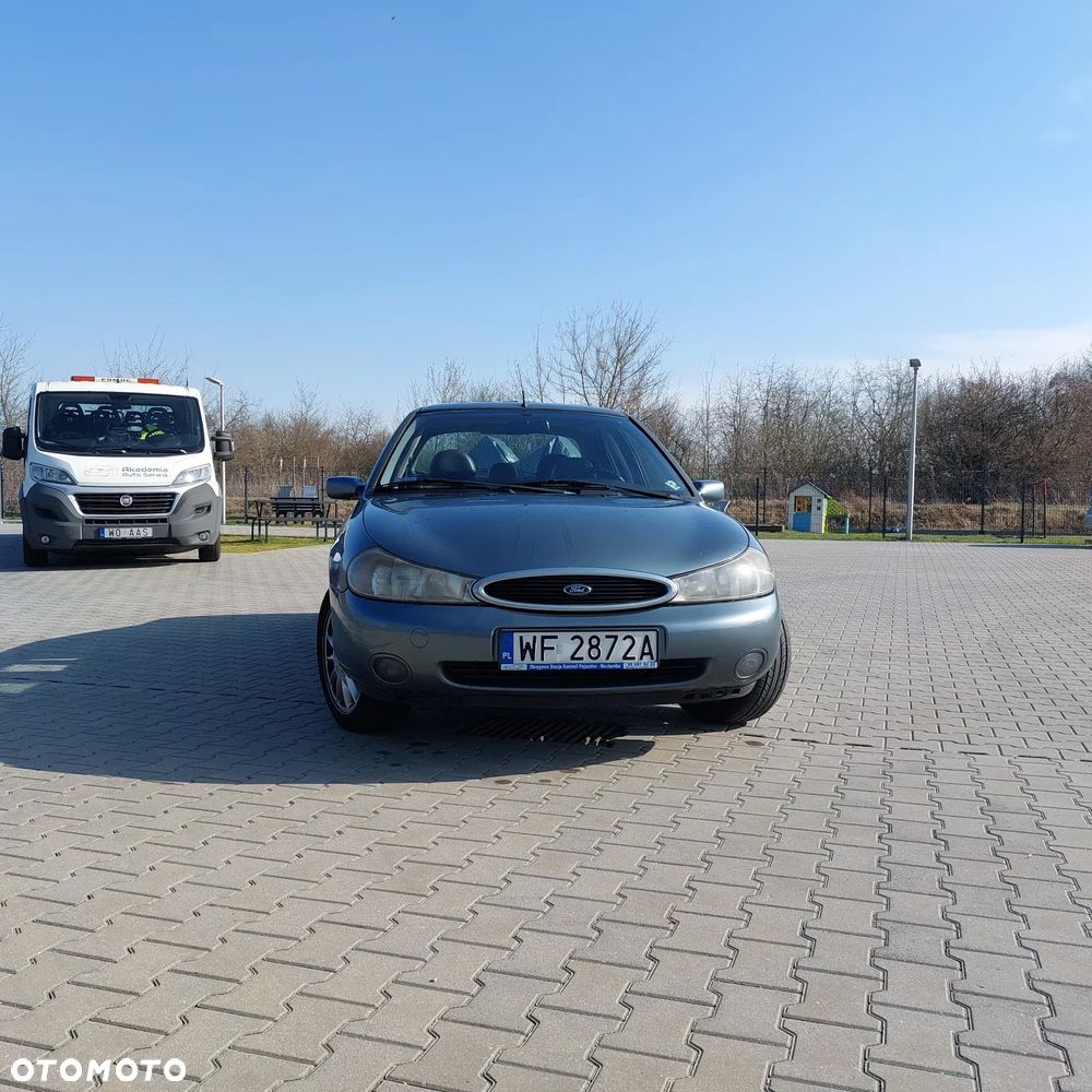 Ford Mondeo 2.5 Ghia - 7