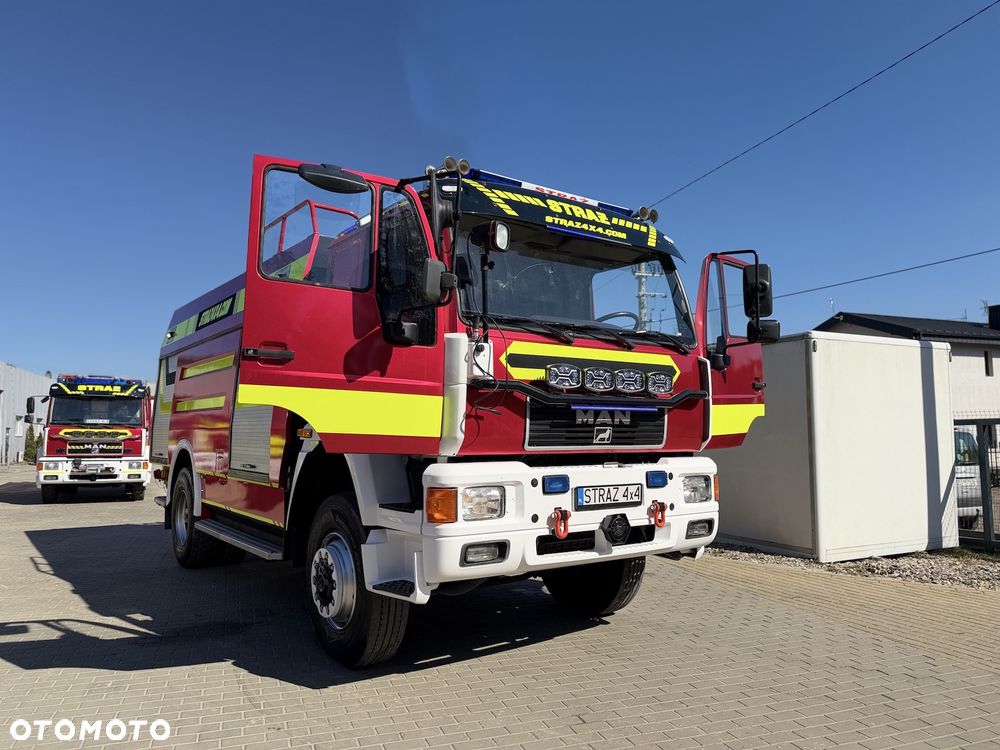 MAN Wóz strażacki CIĘŻKI Pojazd pożarniczy Straż pożarna MAN 18.284 4x4 6t wody+piana, CNBOP, działko dachowe, skrzynie dachowe, łańcuchy podrzutowe - 19
