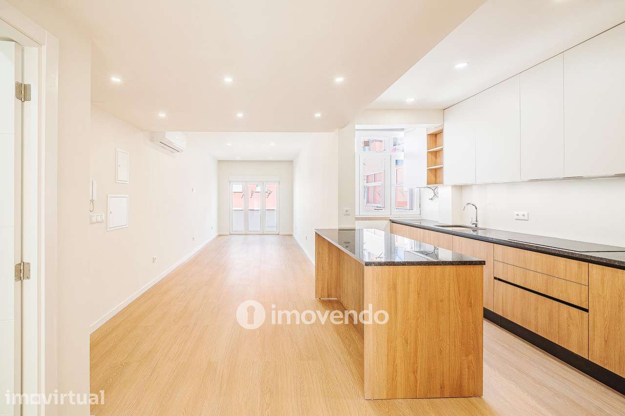 Apartamento T2 totalmente renovado e pronto a habitar, em Moscavide - Grande imagem: 2/35