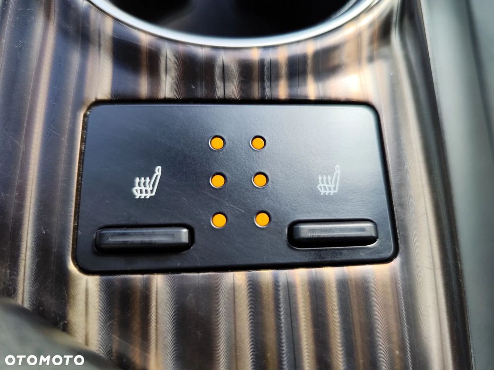 Toyota Camry 2.5 Hybrid Executive CVT - 25