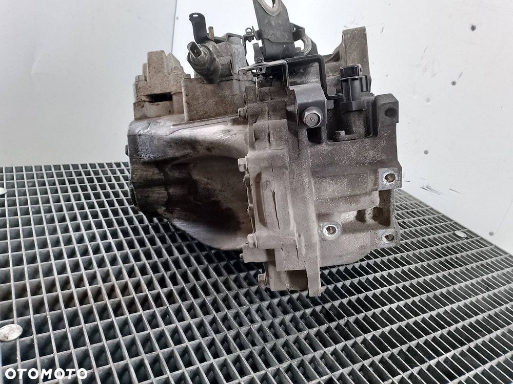 SKRZYNIA BIEGÓW MANUALNA KIA CEE'D I 1.6 BENZYNA KOMBI R81773 - 2