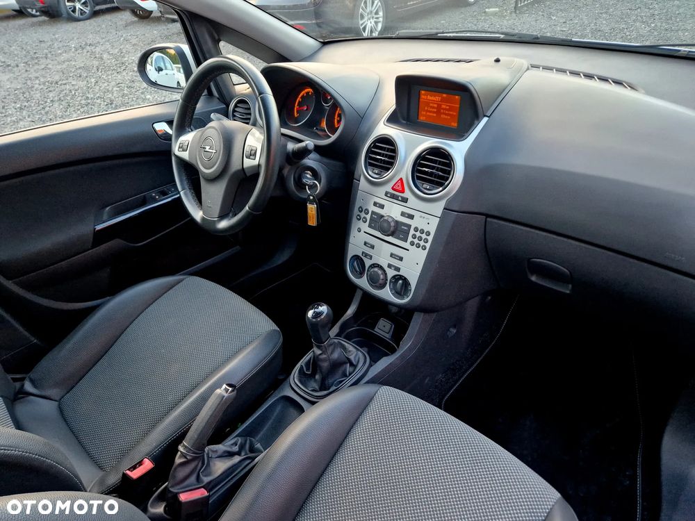 Opel Corsa 1.2 16V Essentia S&S - 31