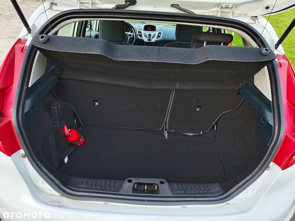 Ford Fiesta 1.4 TDCi Ambiente - 9