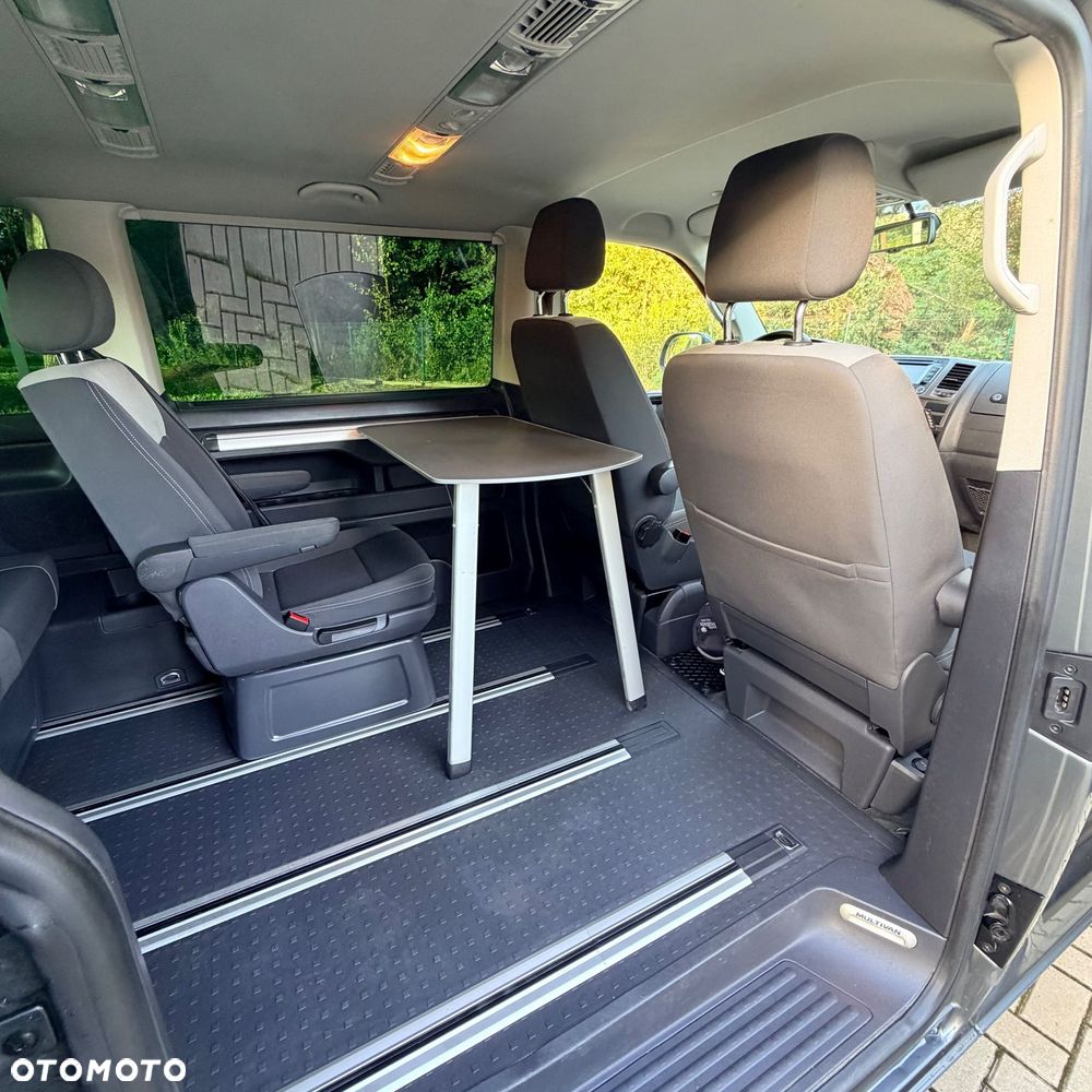 Volkswagen Multivan - 13