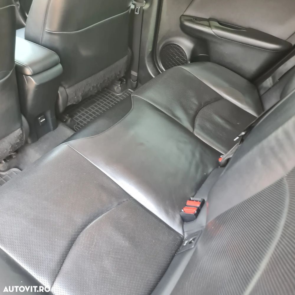 Toyota Prius 1.8 HSD Exclusive Plus - 3