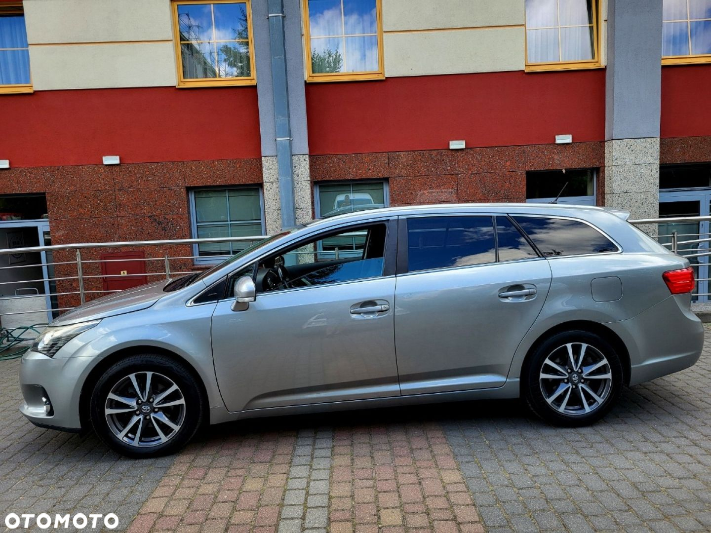 Toyota Avensis - 5