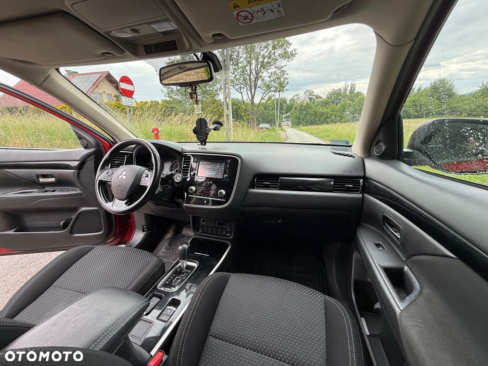 Mitsubishi Outlander 2.0 Intense + Navi 4WD CVT - 26