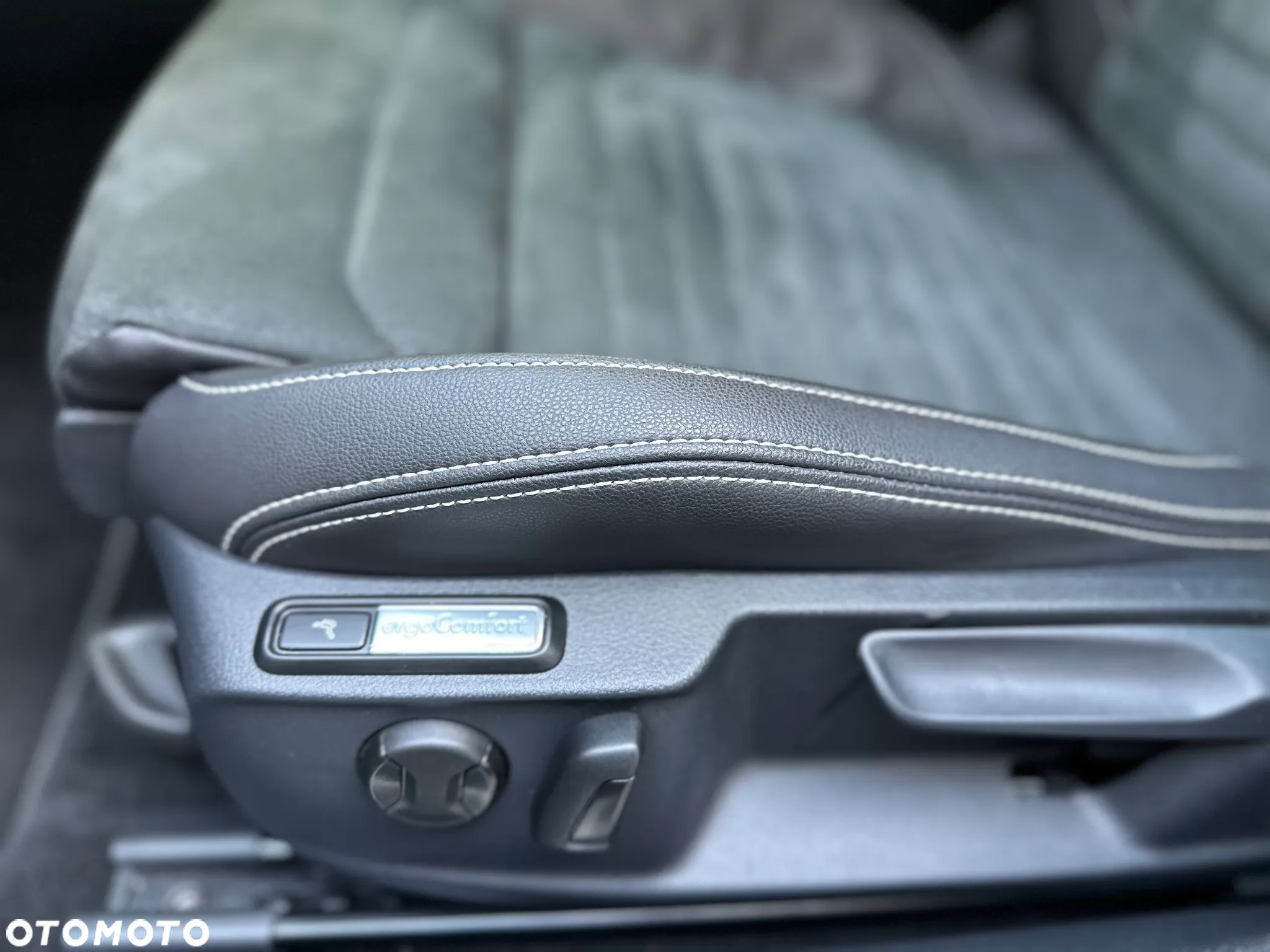 Volkswagen Passat 2.0 TDI SCR R-Line Plus DSG - 9