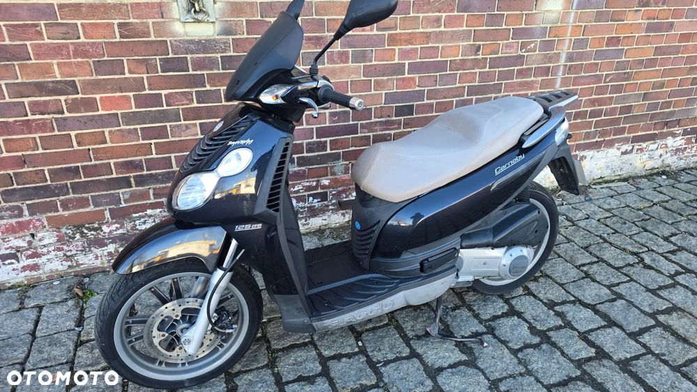 Piaggio Carnaby - 2