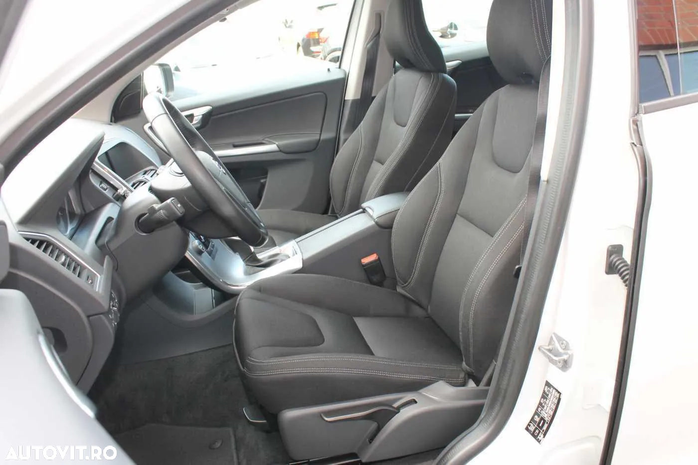 Volvo XC 60 D3 Geartronic Momentum - 7
