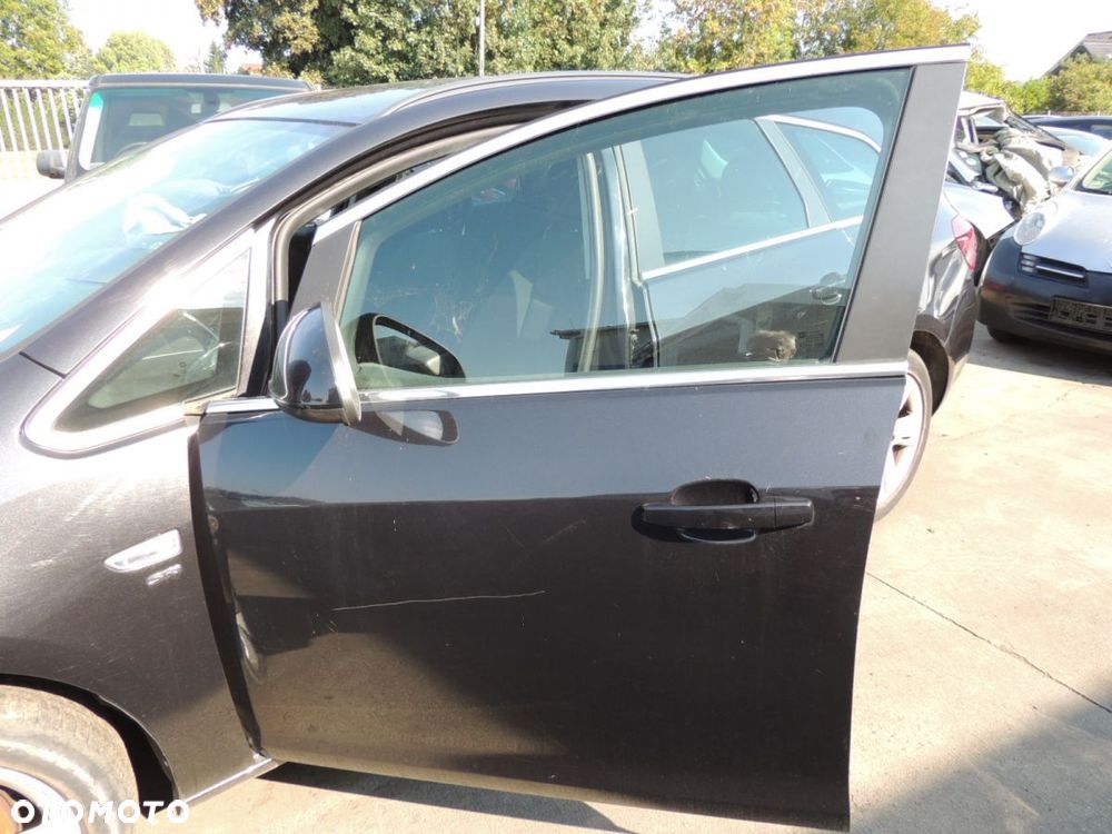 Drzwi lewy przód Opel Astra J kombi '15 - 1
