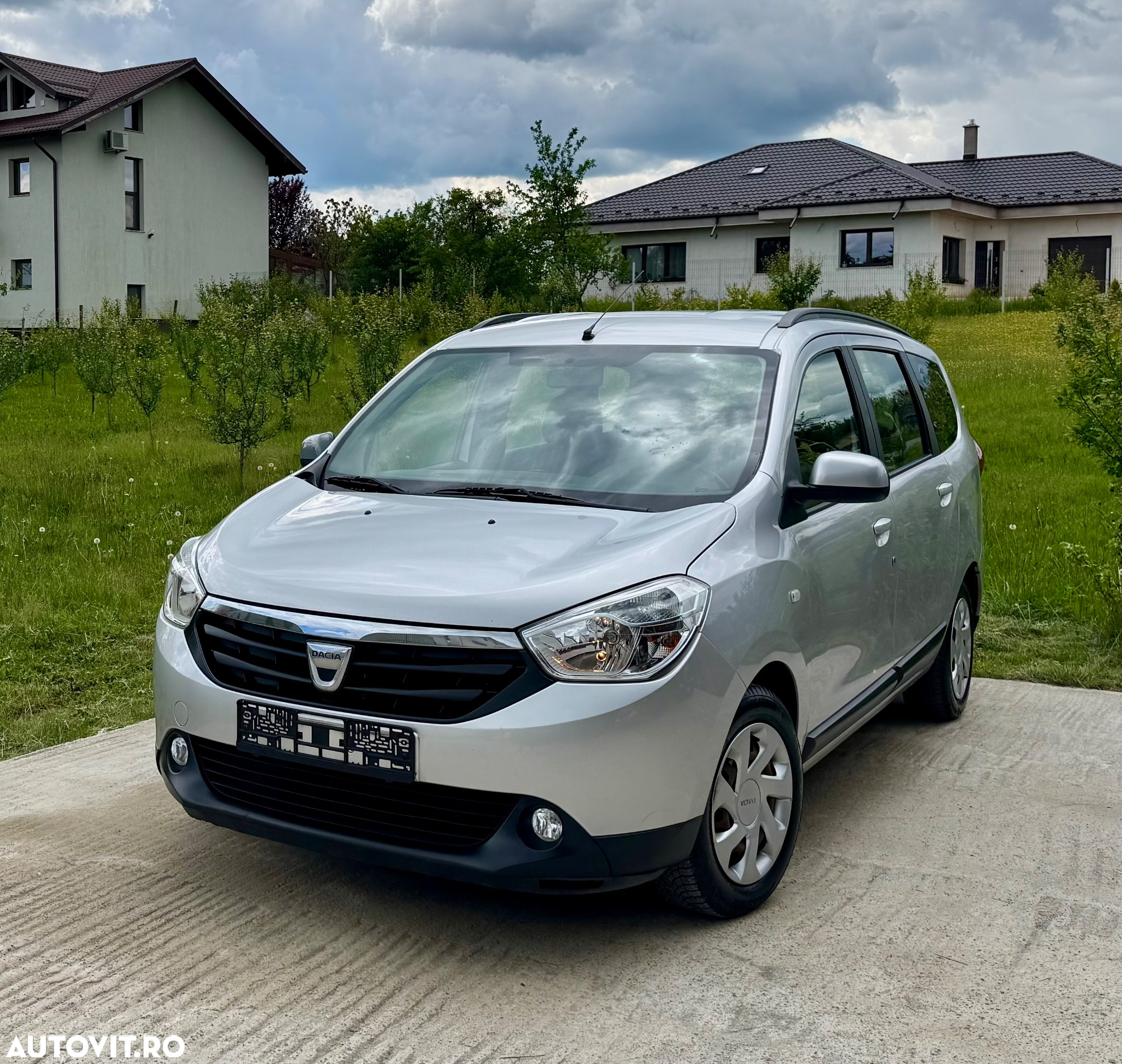 Dacia Lodgy 1.6 MPI 85 Celebration - 2
