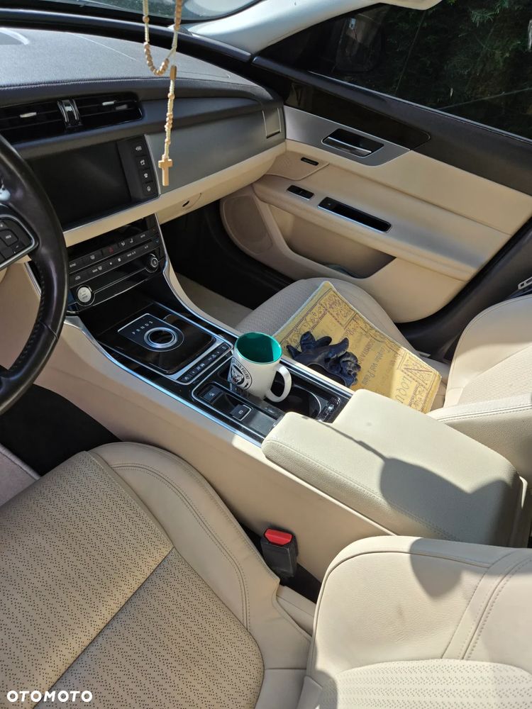 Jaguar XF 3.0 T Premium Luxury - 8