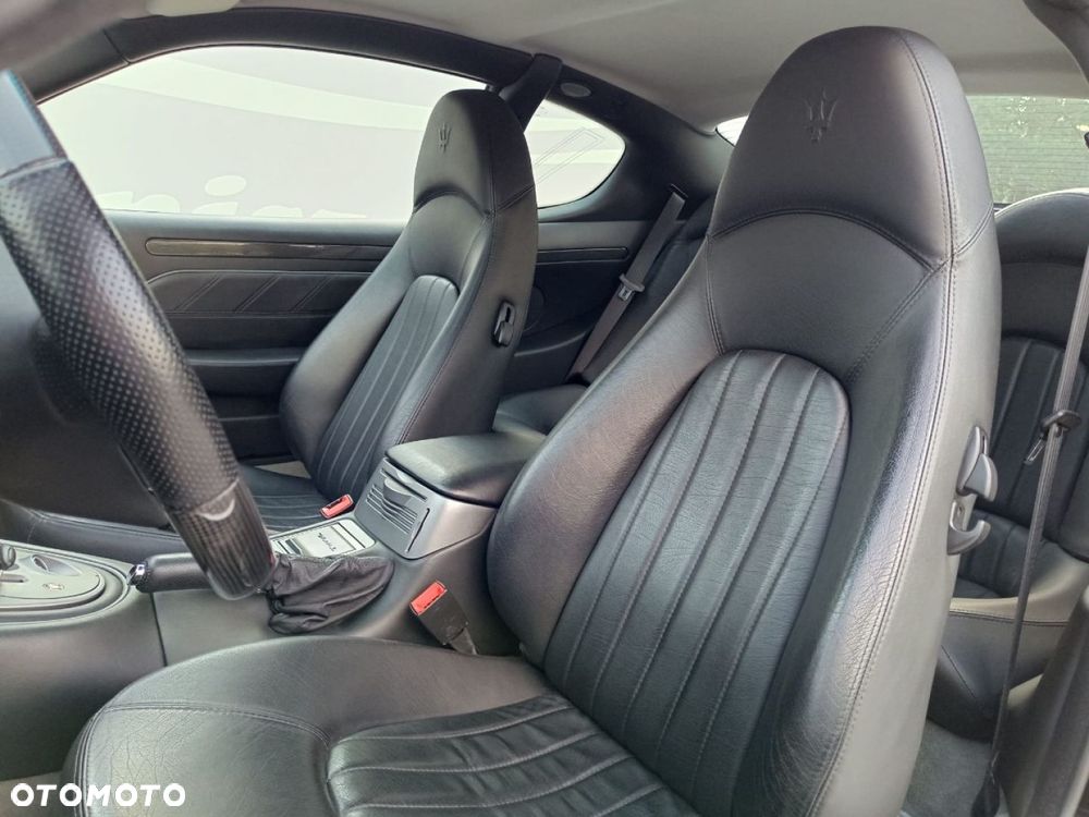 Maserati Coupe - 27