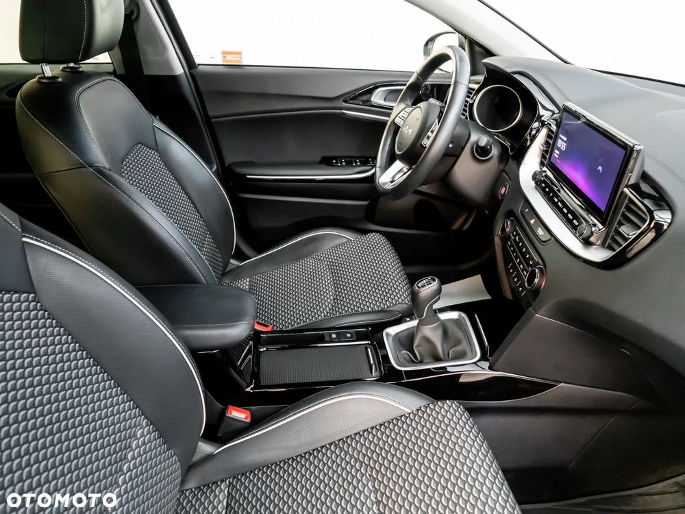 Kia Ceed 1.5 T-GDI Tribute - 22