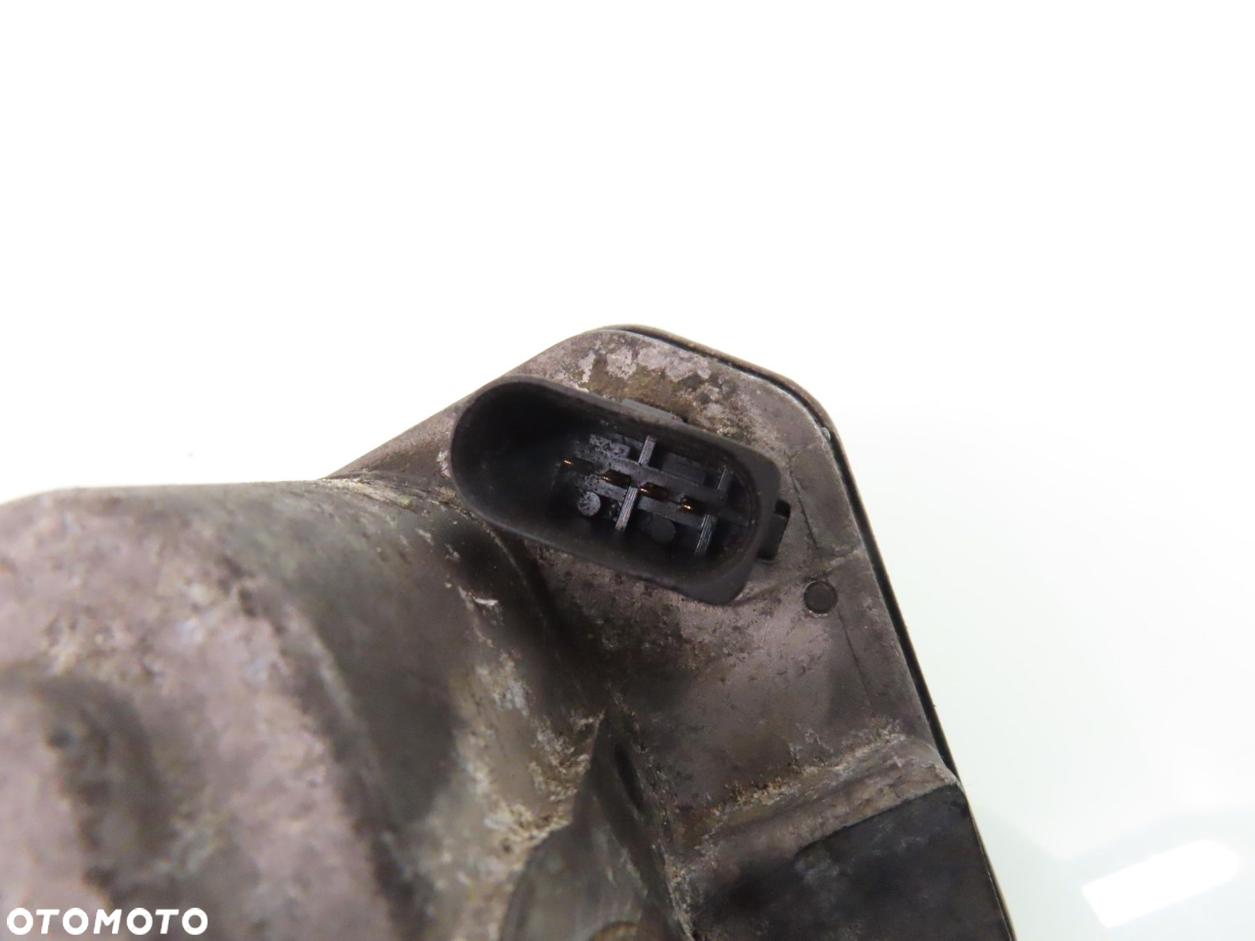 PRZEPUSTNICA AUDI A8 D3 4.0 TDI 057128063 - 3