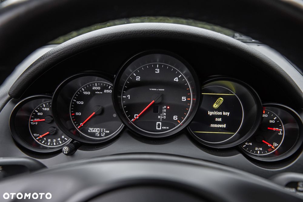 Porsche Cayenne Platinum Edition - 26
