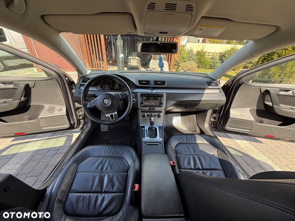 Volkswagen Passat 2.0 TDI DPF Sportline DSG - 20