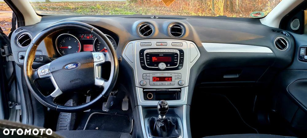 Ford Mondeo 2.0 TDCi Ambiente - 20