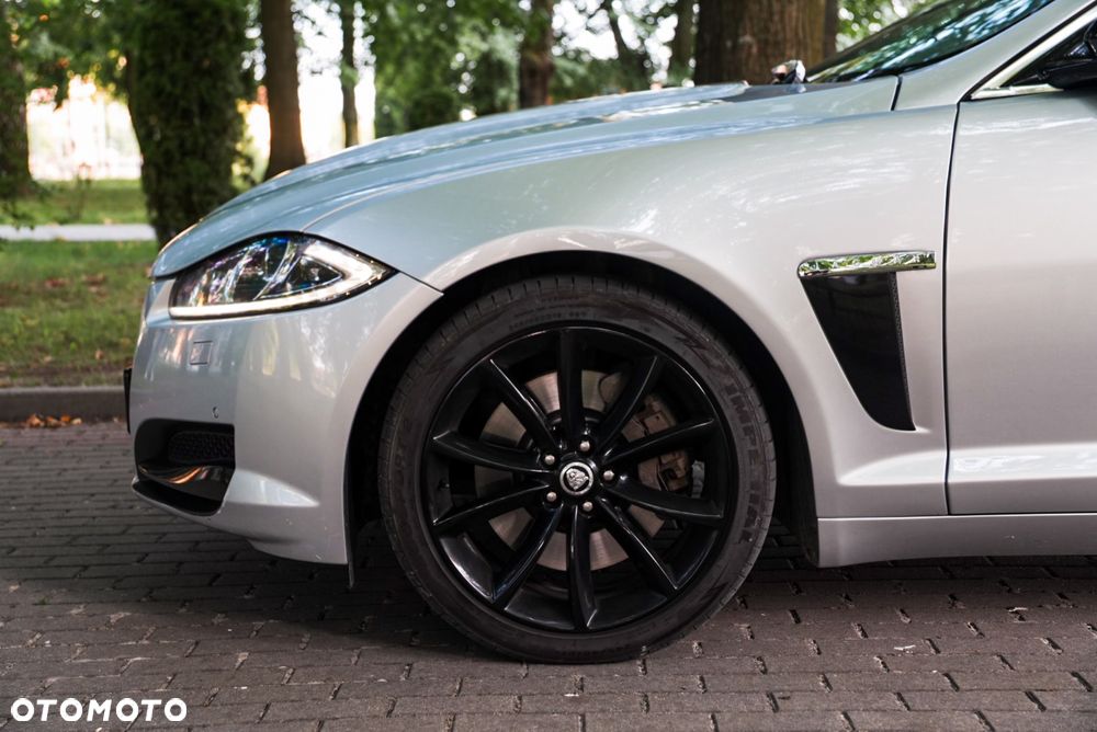 Jaguar XF 3.0 V6 D S Luxury - 4
