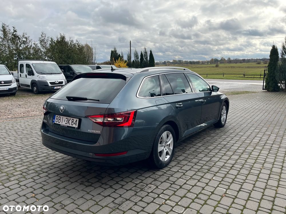 Skoda Superb 2.0 TDI Ambition DSG - 4