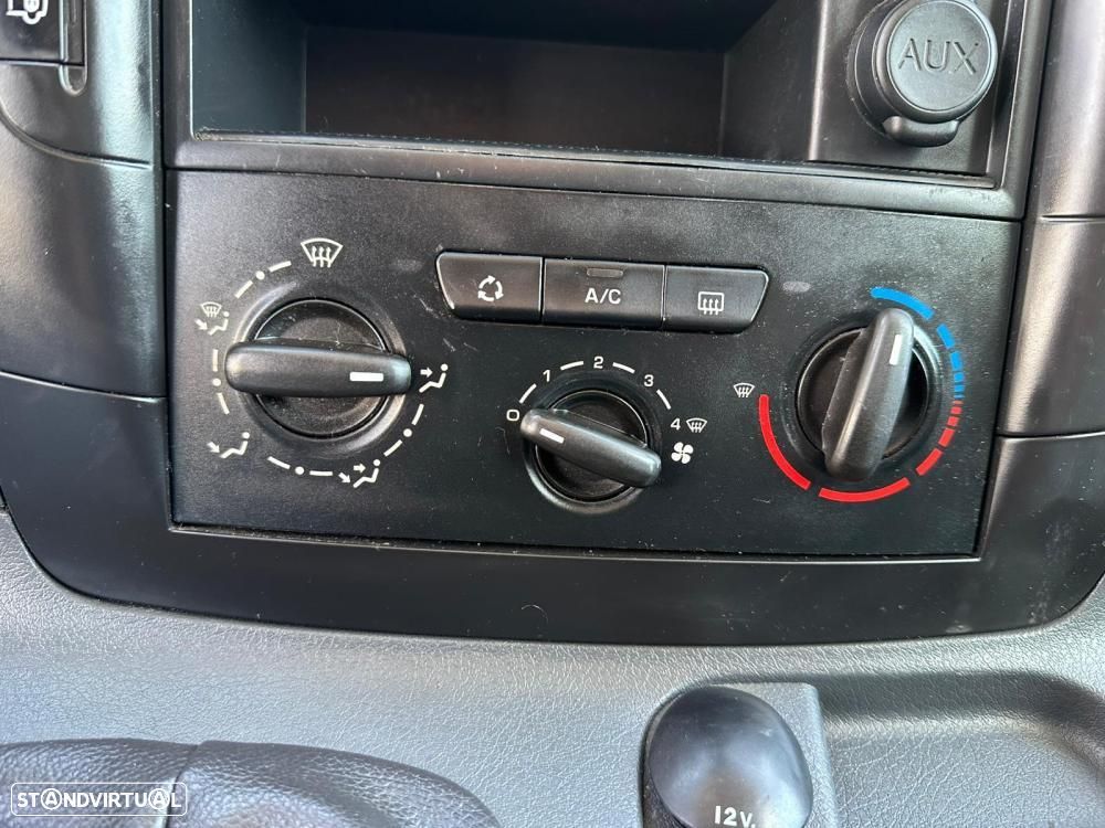 Peugeot Expert 2.0 HDi 3 Lugares - 15