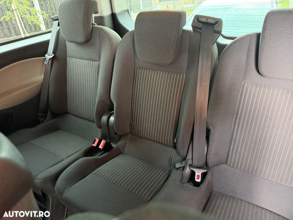 Ford Tourneo - 13