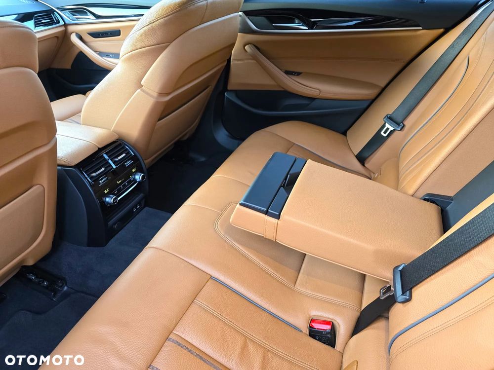 BMW Seria 5 530e Luxury Line sport - 23