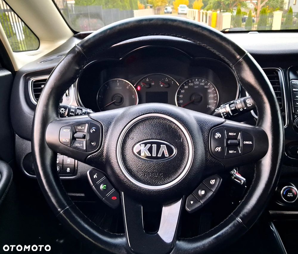 Kia Carens - 18