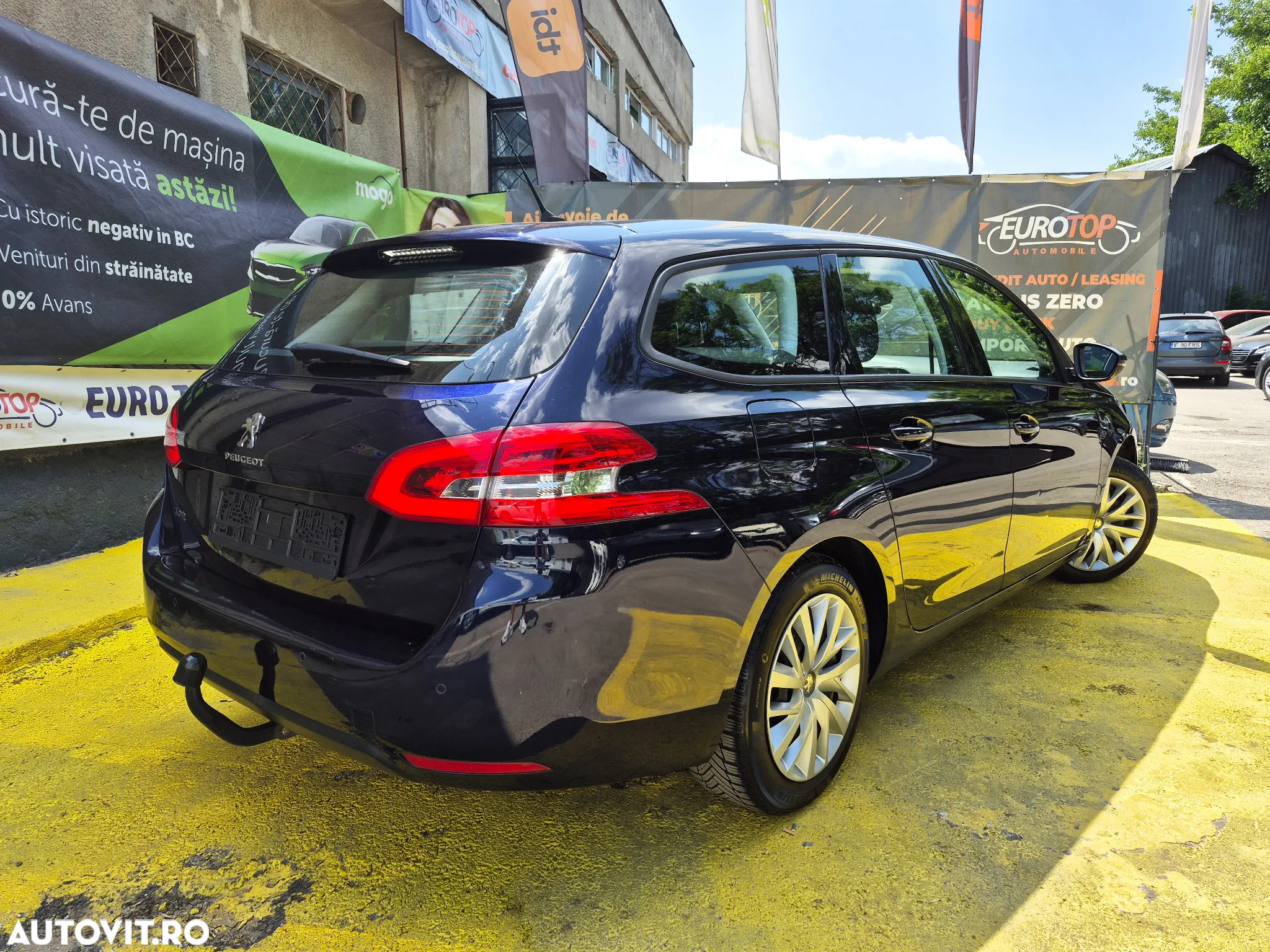 Peugeot 308 1.2 L PureTech Turbo S&S Allure - 6