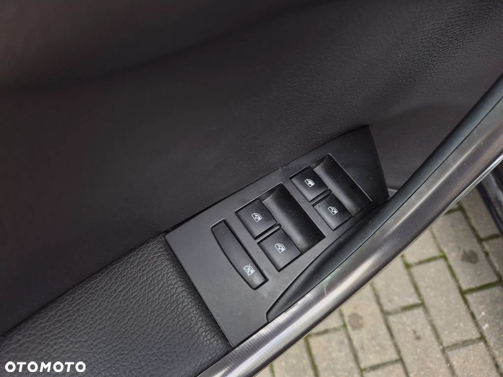 Opel Astra III 1.9 CDTI Cosmo - 8