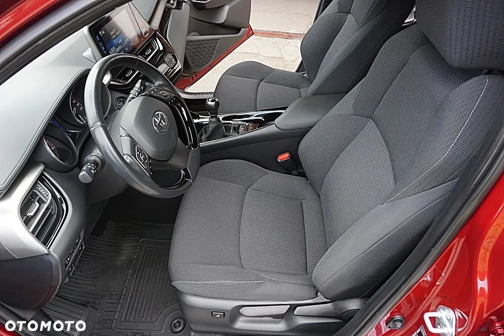 Toyota C-HR 1.2 Turbo Team Deutschland - 22