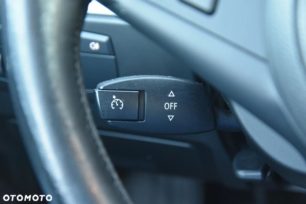 BMW Seria 5 523i Edition Exclusive - 36