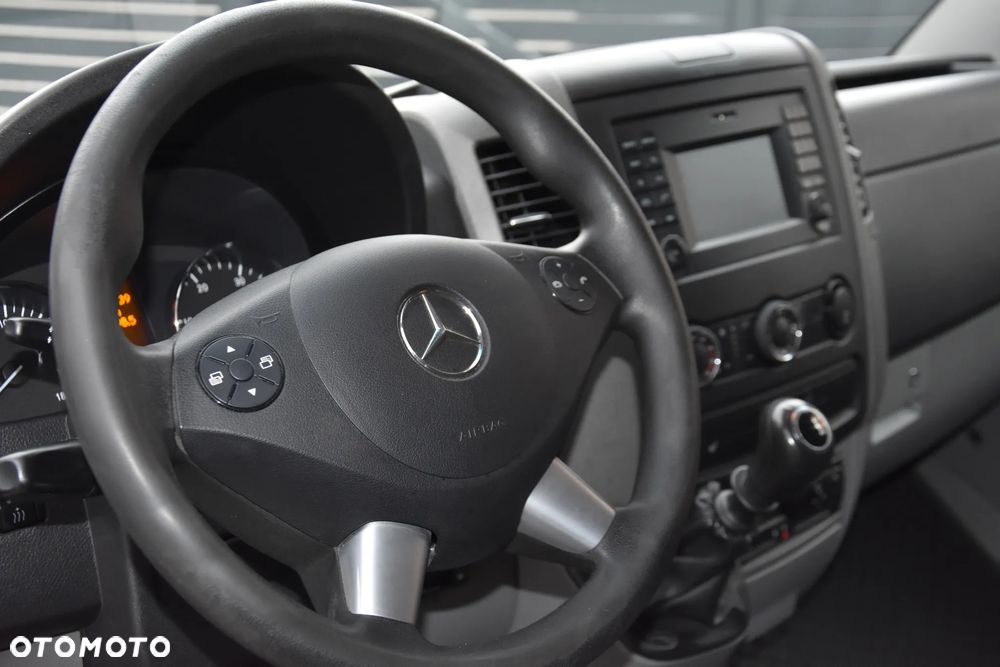 Mercedes-Benz Sprinter - 10