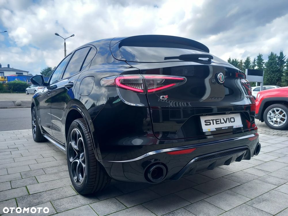 Alfa Romeo Stelvio 2.0 Turbo Veloce Q4 - 11