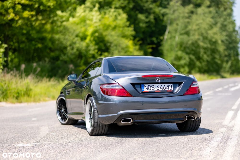 Mercedes-Benz SLK 250 CGI - 10