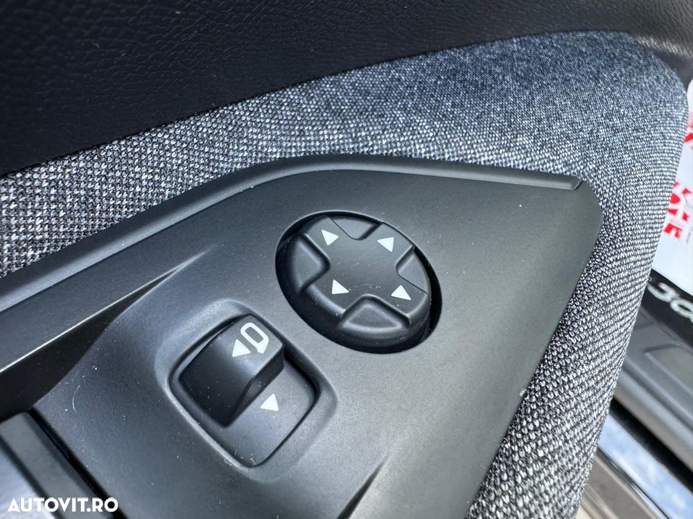 Peugeot 3008 PureTech 130 Stop & Start GPF EAT8 Allure - 25